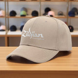1 Gorra de béisbol Zildjian Since 1623 - Gorra ligera ajustable con cierre, negra con logo blanco, para skateboarding, gimnasio, viajes, ropa urbana casual - Gorra deportiva unisex para hombres y mujeres, accesorio para el cabello para el gimnasio, moda u