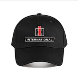 Gorra de Béisbol IH FAN CLUB INTERNATIONAL RED TRACTORS - Ajustable y Transpirable con Logo Audaz, Detalles en y Rojo/Blanco, Estilo Táctico Militar Unisex para Hombres y Mujeres, Lavable a Máquina, Accesorio Casual para Exteriores