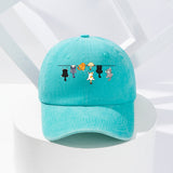 Tela. Adorable gorra de béisbol con temática felina, perfecta para la moda urbana, con un diseño divertido y vibrante adecuado para cualquier temporada.