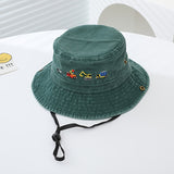 Sombrero de ala ancha con estampado de coches para niños, con correa ajustable, ligero, impermeable y protección solar para todas las estaciones. Ideal para actividades al aire libre y celebraciones de vacaciones. Diseño estampado, sombrero ligero.