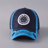 Gorra de Béisbol Bordada con Cierre Ajustable Snapback - Gorra Unisex Transpirable de Poliéster para Hombres y Mujeres, Opciones en Azul y Verde, Ideal para Viajes Casuales o Regalo Navideño