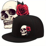 2D Plano - Un sombrero 2D plano con diseño de rosas y calaveras, con una borla lisa de color sólido, lo que lo convierte en una excelente opción de regalo para cualquier persona.