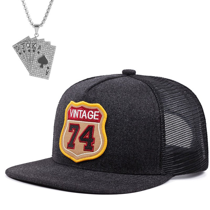 2 piezas de gorra plana de hip hop vintage 74 y collar con cadena - Negro, ligero, a prueba de viento, poliéster, cierre con hebilla, perfecto para actividades al aire libre en otoño e invierno, regalo ideal de Navidad, equipo al aire libre | Estilo vinta