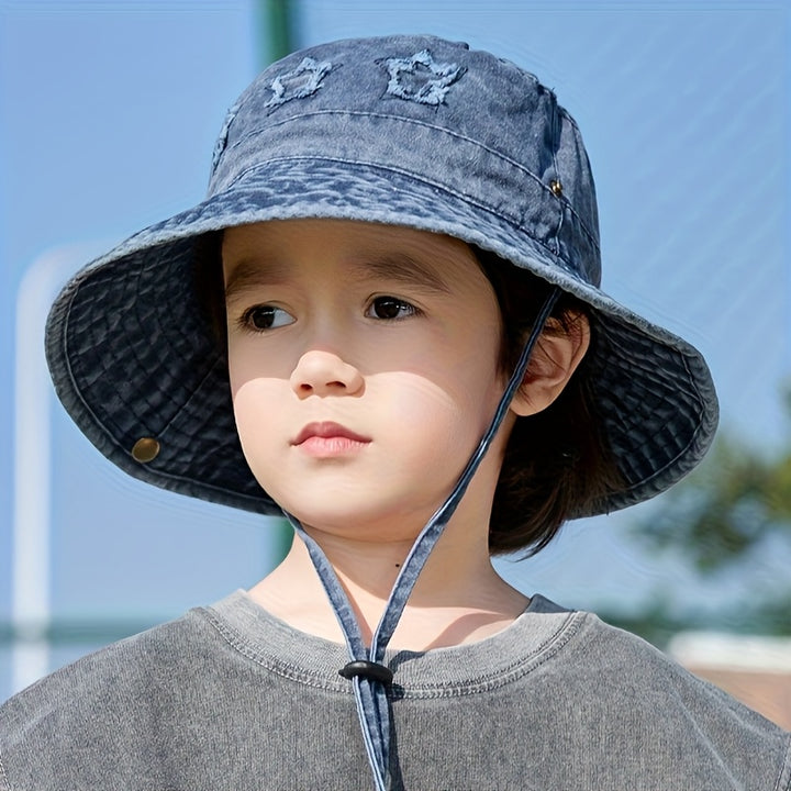1 sombrero de ala ancha para niños con UPF y diseños de estrella/tren/camión/coche - Ligero para todas las estaciones, ideal para ciclismo, fiestas y actividades al aire libre, de 3 a 8 años (temas de papá/policía/constructor)