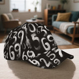 1 pieza de gorra de béisbol con números de pizarra 2D, ligera, de poliéster, con estampado vibrante completo, ideal para correr, deportes y ropa de calle, perfecta para Halloween, Acción de Gracias y Navidad.