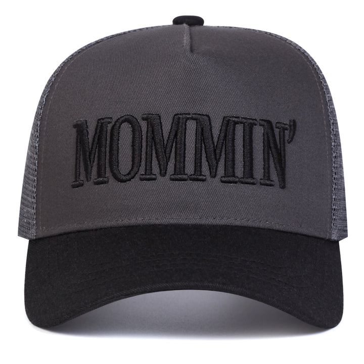 1-Pack Gorra de Béisbol Bordada para Mujer MOMMIN' con Panel Trasero de Malla, Cierre Ajustable Snapback, Diseño Transpirable UPF para Viajes al Aire Libre, Playa y Uso Casual - con Letras Rosadas, Accesorios Exteriores, Sombrero Duradero