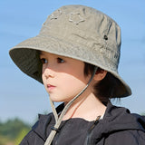 1 sombrero de ala ancha para niños con UPF y diseños de estrella/tren/camión/coche - Ligero para todas las estaciones, ideal para ciclismo, fiestas y actividades al aire libre, de 3 a 8 años (temas de papá/policía/constructor)