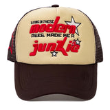 1 Gorra Snapback Estilo Trucker con Estrella Roja y Motivo Western - Parte Posterior de Malla Transpirable, Ajuste Regulable, Poliéster Ligero para Uso Casual y Deportivo - Marrón Café con Panel Frontal Blanco y Letras Rojas - Sombrero Vaquero Lavable ...