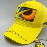 Gorra de béisbol bordada VR4 6 Diseño - Gorra de motocicleta amarilla con estrella y bandera, tejido ligero y transpirable, cierre ajustable con hebilla, incluye guantes de carreras y llavero para deportes de motocicleta y actividades al aire libre, eq...