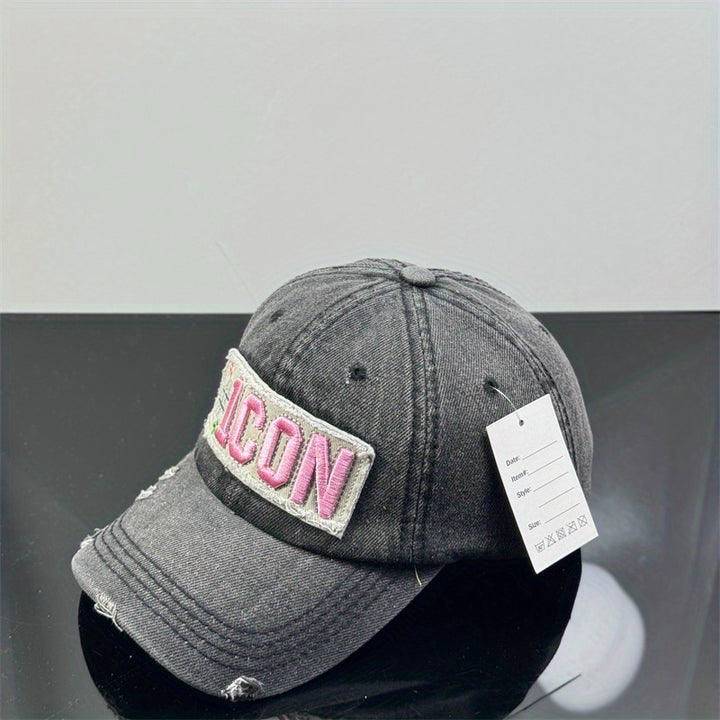 Nueva gorra de béisbol de mezclilla de estilo moderno para mujeres, versátil y elogiada, con un pequeño visor, adecuada para hombres, con letras bordadas de moda y una parte superior suave.