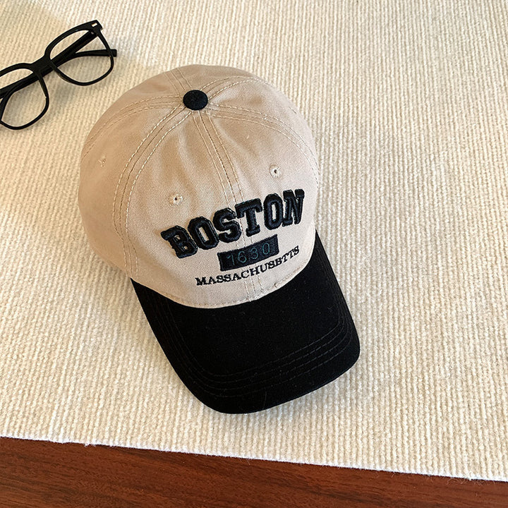 Gorra Minimalista de Lujo Ligero con Letras de Metal. Estilo Versátil y de Alta Gama para Trabajadores Urbanos en Negocios, Ocio y Exposiciones de Arte