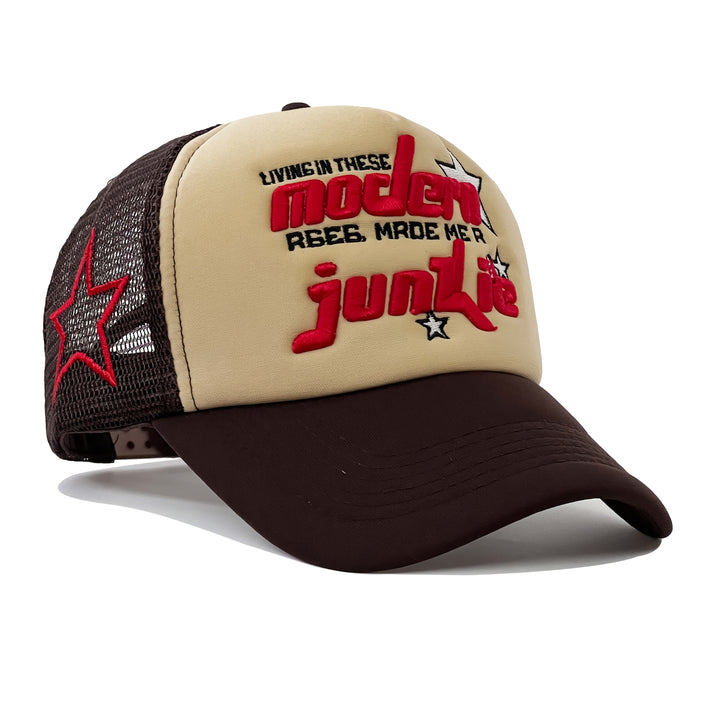 1 Gorra Snapback Estilo Trucker con Estrella Roja y Motivo Western - Parte Posterior de Malla Transpirable, Ajuste Regulable, Poliéster Ligero para Uso Casual y Deportivo - Marrón Café con Panel Frontal Blanco y Letras Rojas - Sombrero Vaquero Lavable ...