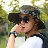 Gorra deportiva para hombre con protección solar, ideal para pesca, con ala ancha para mejor protección UV y diseño de malla transpirable