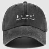 Gorra de Béisbol E=mc² Energía=Leche x Café² para Hombres y Mujeres - Gorra Trucker Ajustable Snapback, Tejido Ligero Transpirable, Sombrero Casual Unisex para Pesca Caza Playa, Regalos del Día de la Madre Día del Padre Cumpleaños, Accesorio de Pesca, Cas