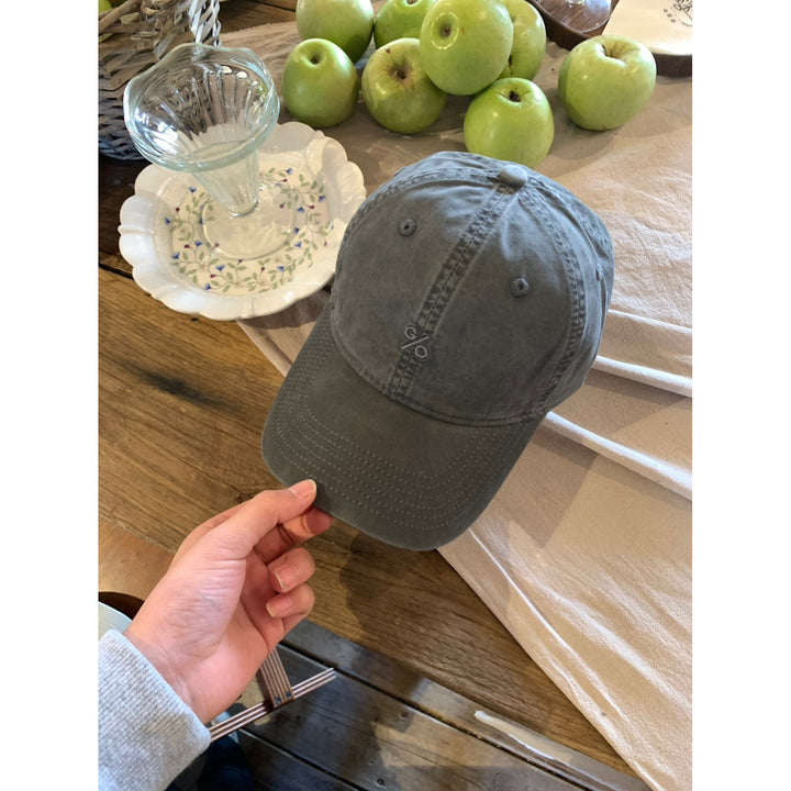 Gorra de béisbol retro suave bordada para mujer - Snapback ajustable transpirable con visera curva, diseño facial para todas las estaciones, rojo y contraste para casual y deportes | Gorra versátil para el día a día para mujer (Lavar a mano únicamente)