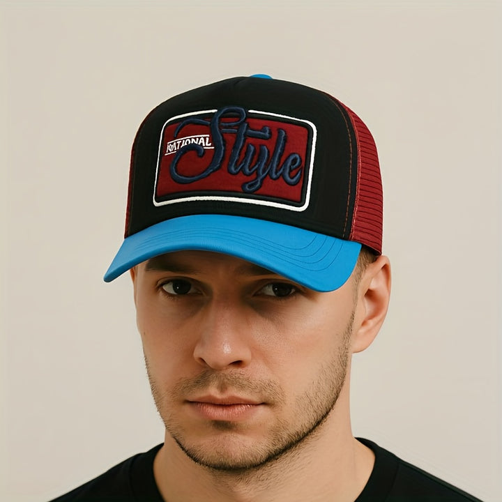 1pc Gorra de béisbol de poliéster bordada para hombre, patrón de rombos, ligera, malla transpirable, ajustada con cierre de hebilla, lavable a mano, para Año Nuevo, senderismo, fiesta, regalo - Tema navideño