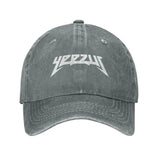 Gorra de Béisbol Yee Zus Blanca para Hombres y Mujeres - Gorra Unisex Retro con Letras Atrevidas, Revestimiento PVC Transpirable, Cierre Ajustable Snapback, Lavable a Máquina para Exteriores, Halloween, Pascua, Carnaval y Uso Diario, Accesorio Festivo, Di