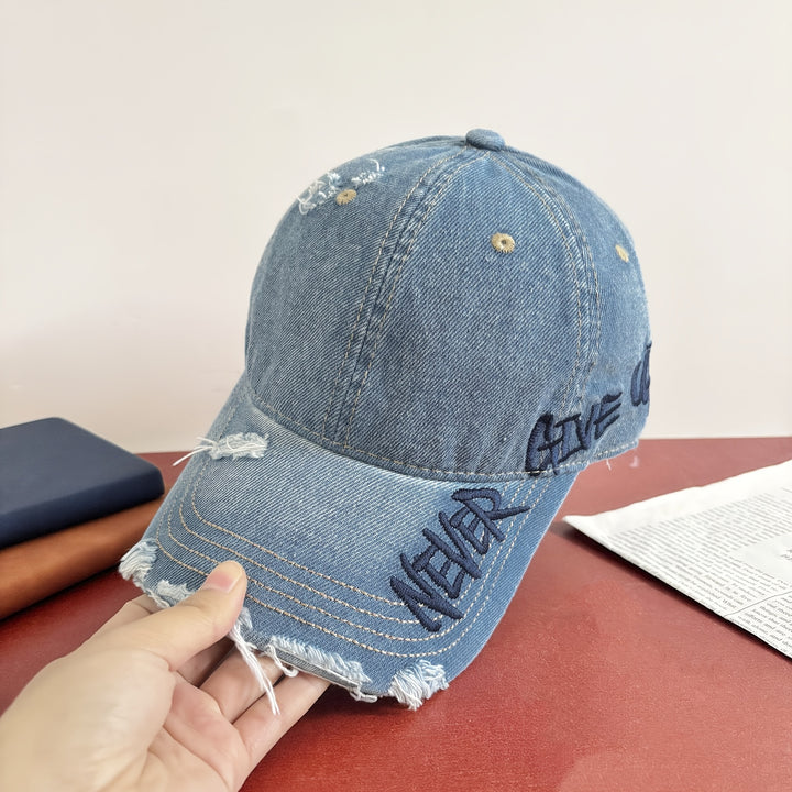 Gorra de béisbol estilo americano con bordes desgastados, bordado lateral y visera curva, sombrero versátil para streetwear