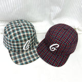 Gorra de Béisbol Unissex Retro con Visera Plana y Gran Adorno en 3D Letras 'C' - Ajustable Snapback, Diseño Ligero Transpirable, Ópticas a Cuadros o Sólidas para Hombres & Mujeres