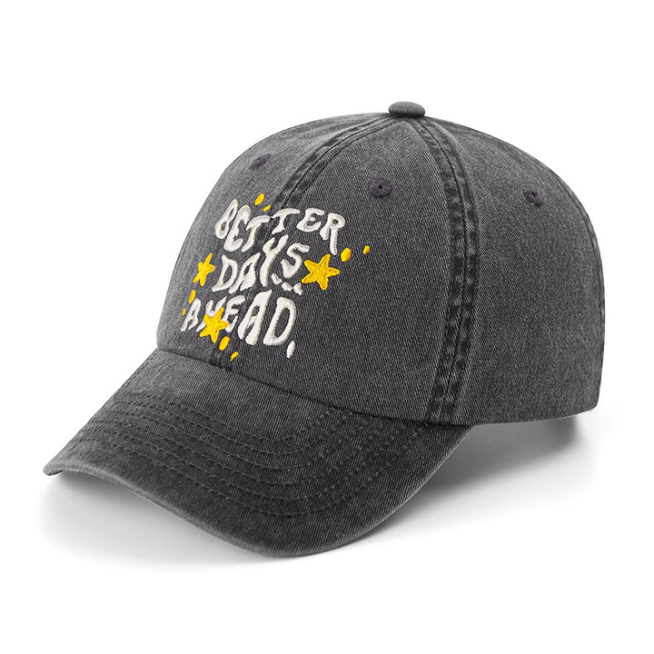 Una gorra de béisbol casual con estrellas y letras bordadas, con una parte superior suave y un visor ajustable, perfecta para el streetwear al aire libre.
