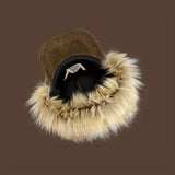 1 Gorra de Béisbol para Mujer con Bordado de Letras Yy, Gorra de Alta Gama para Usar dos Veces en Otoño e Invierno, Gorra Retro de Piel Sintética con Protección para las Orejas, Gorra de Pato de Pato Gruesa y Cálida de Pana a la Moda