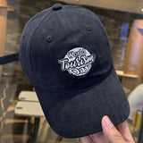Gorra de béisbol ajustable para mujer - Sombrero de sol de ala ancha con cierre de snapback, ajuste transpirable sin elasticidad para uso diario, formal, deportivo - Elegante negro con letras blancas - Perfecta para reencuentros, viajes, outfits casuales