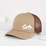 Gorra de Camionero con Patrón de Montaña Nevada MLFO 2025 - Gorra de Béisbol Ligera y Transpirable Ajustable para Hombres y Mujeres, 100% Poliéster, Negra con Diseño de Montaña Blanca, Perfecta para Deportes al Aire Libre, Uso Diario, Regalos del Día del
