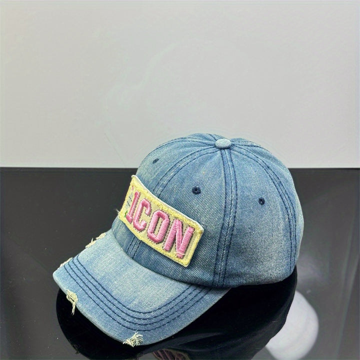 Nueva gorra de béisbol de mezclilla de estilo moderno para mujeres, versátil y elogiada, con un pequeño visor, adecuada para hombres, con letras bordadas de moda y una parte superior suave.