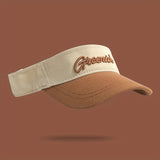 Gorra deportiva para mujer con diseño degradado y bordado de letras, transpirable, ajustable, ideal para golf, running y senderismo, en tonos morado pastel a azul, para actividades al aire libre en verano, look casual y cómodo