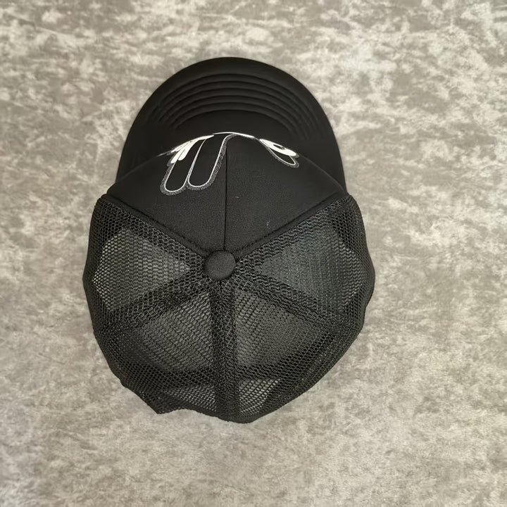 Gorra de Malla Negra para Hombre con Diseño Transpirable de Seis Paneles y Correa Ajustable - Cierre Snapback Blanco, Estilo Hip Hop Unisex para Deportes, Vacaciones y Uso Casual al Aire Libre