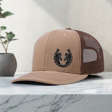 Gorra de béisbol negra para hombre con estampado de herradura de caballo doble, transpirable y ajustable, diseño ligero y duradero, ideal para deportes al aire libre y uso casual | Gorra ajustable | Tela de malla transpirable