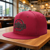 La gorra plana clásica Virago XV535 está diseñada para la moda urbana hip-hop, ideal para un look casual para todos. Atrae a los amantes de la moda que aprecian el estilo callejero durante todo el año. Gorra plana sin visera, gorra plana Ice, súper cute y