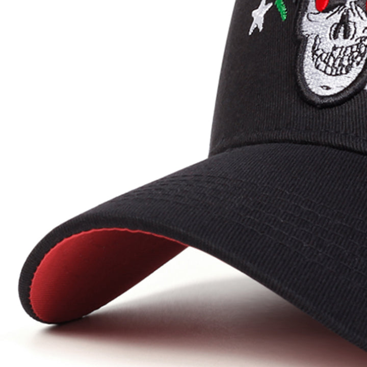 Gorra de Béisbol de 5 Paneles para Hombres con Hebilla Ajustable - Ligera para Primavera/Otoño, Emblema de Calavera Icónico y Diseño de Parte Superior Redonda, Gorra Casual para Viajes al Aire Libre (Sin Malla, Diseño Icónico) - Fácil de Cuidar para Estil