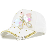 Gorra de béisbol blanca estilo punk para mujer con mariposa de diamantes de imitación brillantes y hebilla de anillo de metal - Cierre ajustable snapback, visera adornada en 3D, ajuste sin elasticidad para fiestas, escenarios, atuendos diarios - Sombrero