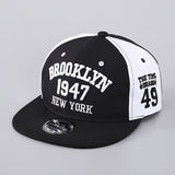 2 piezas/1 pieza gorra de béisbol de ala plana con bordado de letras y números unisex, moda sencilla, gorra ajustable con borde plano, gorra plana de hip hop para hombres y mujeres, adecuada para actividades al aire libre.