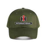 Gorra de Béisbol IH FAN CLUB INTERNATIONAL RED TRACTORS - Ajustable y Transpirable con Logo Audaz, Detalles en y Rojo/Blanco, Estilo Táctico Militar Unisex para Hombres y Mujeres, Lavable a Máquina, Accesorio Casual para Exteriores