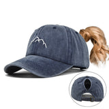 Gorra de Béisbol Ajustable con Bordado 3D para Mujer, Estilo Retro para Senderismo, Viajes y Atuendos Navideños - Gorra de Cola de Caballo para Uso Diario (No Elástica)