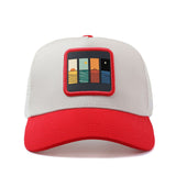 Gorra Ajustable Snapback para Hombres y Mujeres - Inspirada en Anime/Manga, Gorro de Surf con Ola Multicolor del Mar & Emblema Shaka Hand Gesture, Parte Trasera Transpirable, 6 Paneles Diseño Unisex (Blanco) Ideal Para Playa, Skate o Casual – Regalo