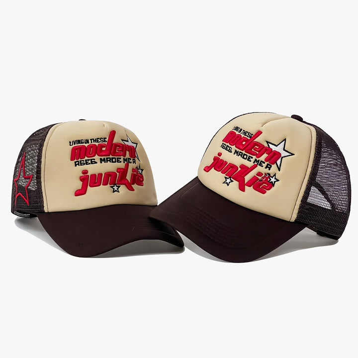 1 Gorra Snapback Estilo Trucker con Estrella Roja y Motivo Western - Parte Posterior de Malla Transpirable, Ajuste Regulable, Poliéster Ligero para Uso Casual y Deportivo - Marrón Café con Panel Frontal Blanco y Letras Rojas - Sombrero Vaquero Lavable ...