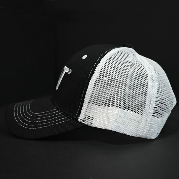 Gorra de béisbol ligera para hombre con letras bordadas en malla - Espalda de malla transpirable, cierre ajustable con cierre de clic, negro con detalles blancos y rojos, ideal para actividades al aire libre, accesorios informales para la cabeza | Accesor
