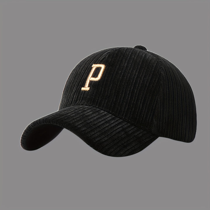 Gorra de Béisbol Marrón con Adorno 'P' para Hombres y Mujeres - Ajustable con Cierre, Letras, Ligera y Unisex para Uso Casual y Navidad, Diseño Elegante de Logo (Lavado a Mano/Limpieza en Seco) - Duradera para Fiestas y Atuendos Informales