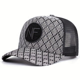 Esta red ajustable y perforada es cómoda e impermeable, con un exquisito bordado de la letra NF, ideal para deportes al aire libre, pesca en el campo o asistir a conciertos