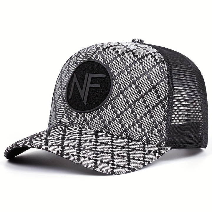 Esta red ajustable y perforada es cómoda e impermeable, con un exquisito bordado de la letra NF, ideal para deportes al aire libre, pesca en el campo o asistir a conciertos