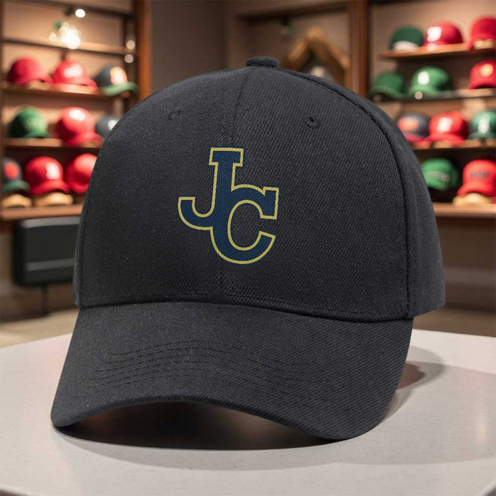 Gorra Trucker JC Cavaliers - Gorra Ligera y Transpirable con Logo Dorado 'JC', Ajuste Estructurado para Hombre, Comodidad para Todas las Estaciones, Halloween y Uso Casual - Ropa Oficial del Equipo