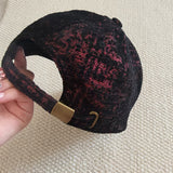 Gorra de Béisbol Ligera y Transpirable para Hombres & Mujeres con Cierre Ajustable Snapback, Diseño en Contraste /Rojo, 6 Paneles Estructurados Ideales Gimnasio Deportes Viajes Exteriores Casual - Gorro Atlético Unissex