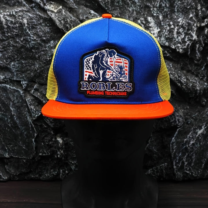 Gorra de Béisbol con Temática de Fontanería para Hombres con Llave y Logo ROBLES - Ajustable con Cierre, Gorra Transpirable Bicolor Azul/Amarillo para Fontaneros, Trabajo al Aire Libre, Skateboarding, Uso Casual - Regalo Ideal para Fontaneros