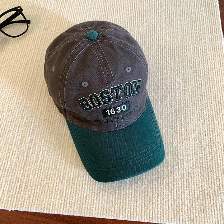 Gorra Minimalista de Lujo Ligero con Letras de Metal. Estilo Versátil y de Alta Gama para Trabajadores Urbanos en Negocios, Ocio y Exposiciones de Arte