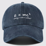 Gorra de Béisbol E=mc² Energía=Leche x Café² para Hombres y Mujeres - Gorra Trucker Ajustable Snapback, Tejido Ligero Transpirable, Sombrero Casual Unisex para Pesca Caza Playa, Regalos del Día de la Madre Día del Padre Cumpleaños, Accesorio de Pesca, Cas