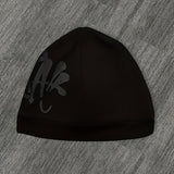 1 Gorro Retro Street Hip-Hop - Estampado de Letras Rojas Abstractas, Ajuste Elástico, Ligero y Lavable a Máquina, Accesorio Unisex para Hombres y Mujeres en Primavera/Verano