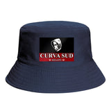 Gorra de Cubo con Escudo del Fútbol Curva Sud Milano - Diseño Italiano Transpirable, Estampado en y Rojo Atrevido Ligero & Lavable a Máquina para Festivales Musicales Eventos Deportivos Ropa Casual Unisex Abrigo Vibrante Actividades al AIRE Libre Cómodas